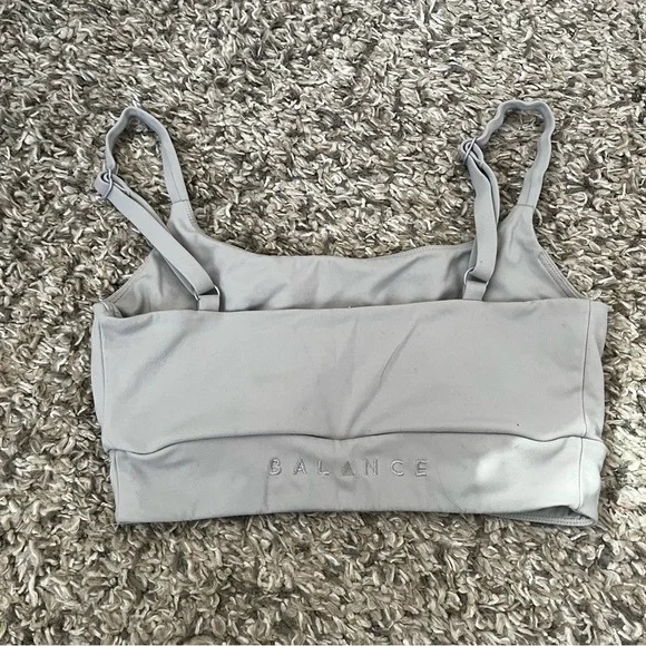Balance athletica vitality light grey square neck sport bra size small - Picture 2 of 2